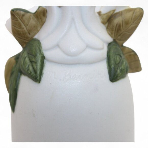 Seymour Mann Connoisseur Collection Porcelain Bell W/ White Flowers & Green Leav - Picture 10 of 12